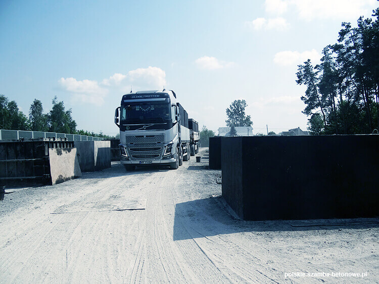 Transport szamb betonowych  w Drobinie